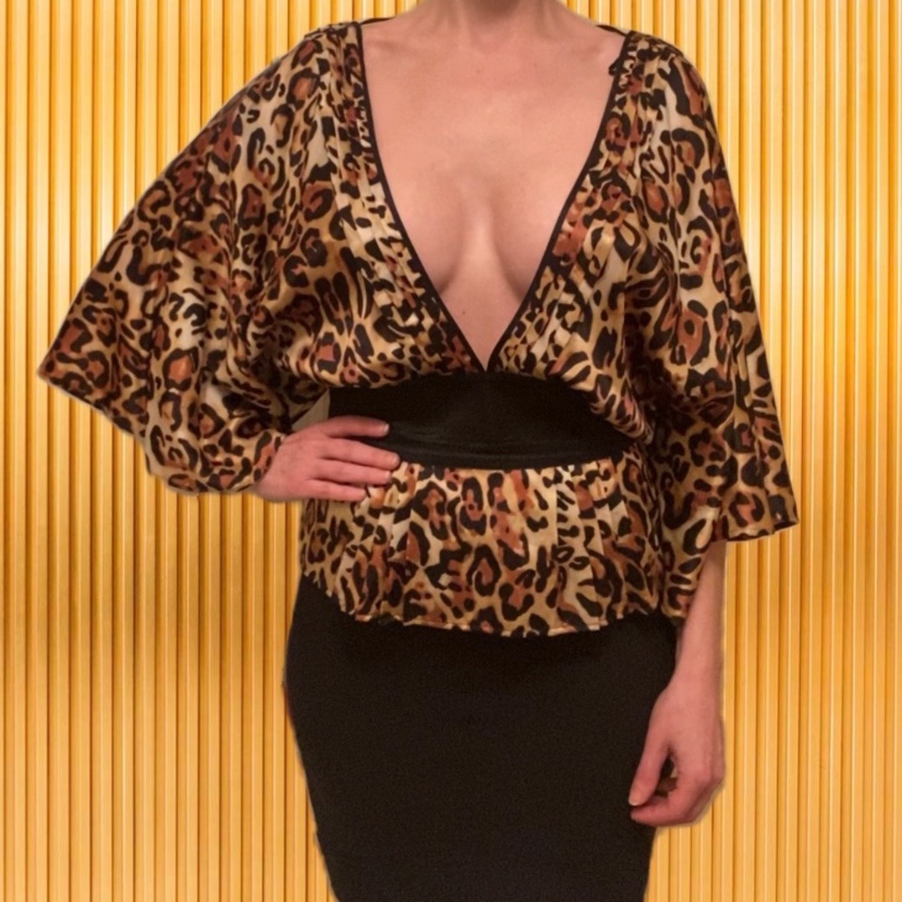 Bebe 100% silk kimono top
